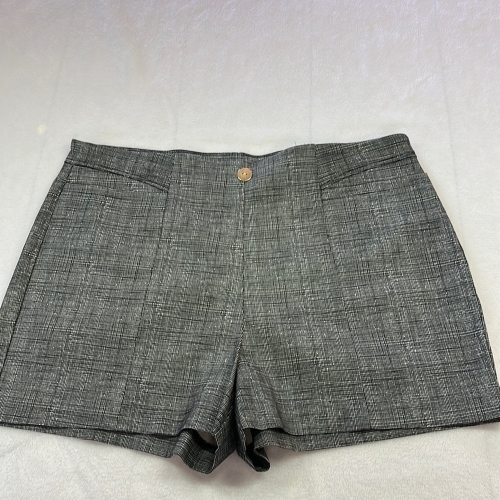 Merona Modern Blck/White Chekered Dressy Pullon Shorts Size 18